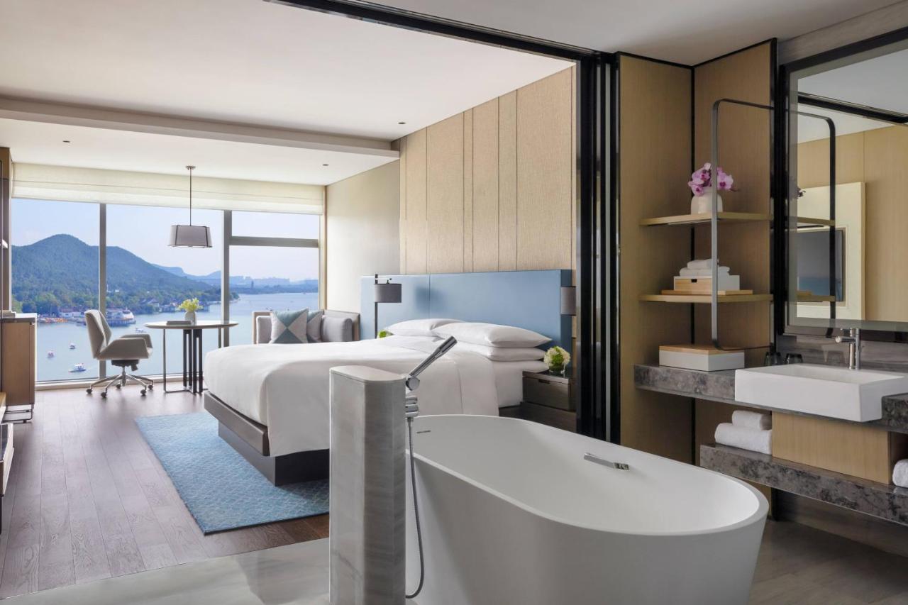 Xuzhou Marriott Hotel Lakeview Bagian luar foto