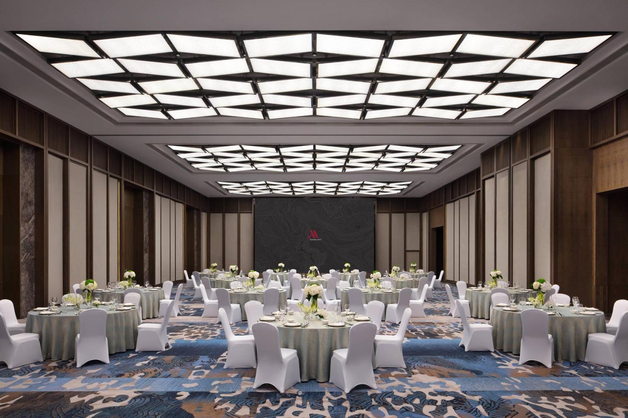 Xuzhou Marriott Hotel Lakeview Bagian luar foto