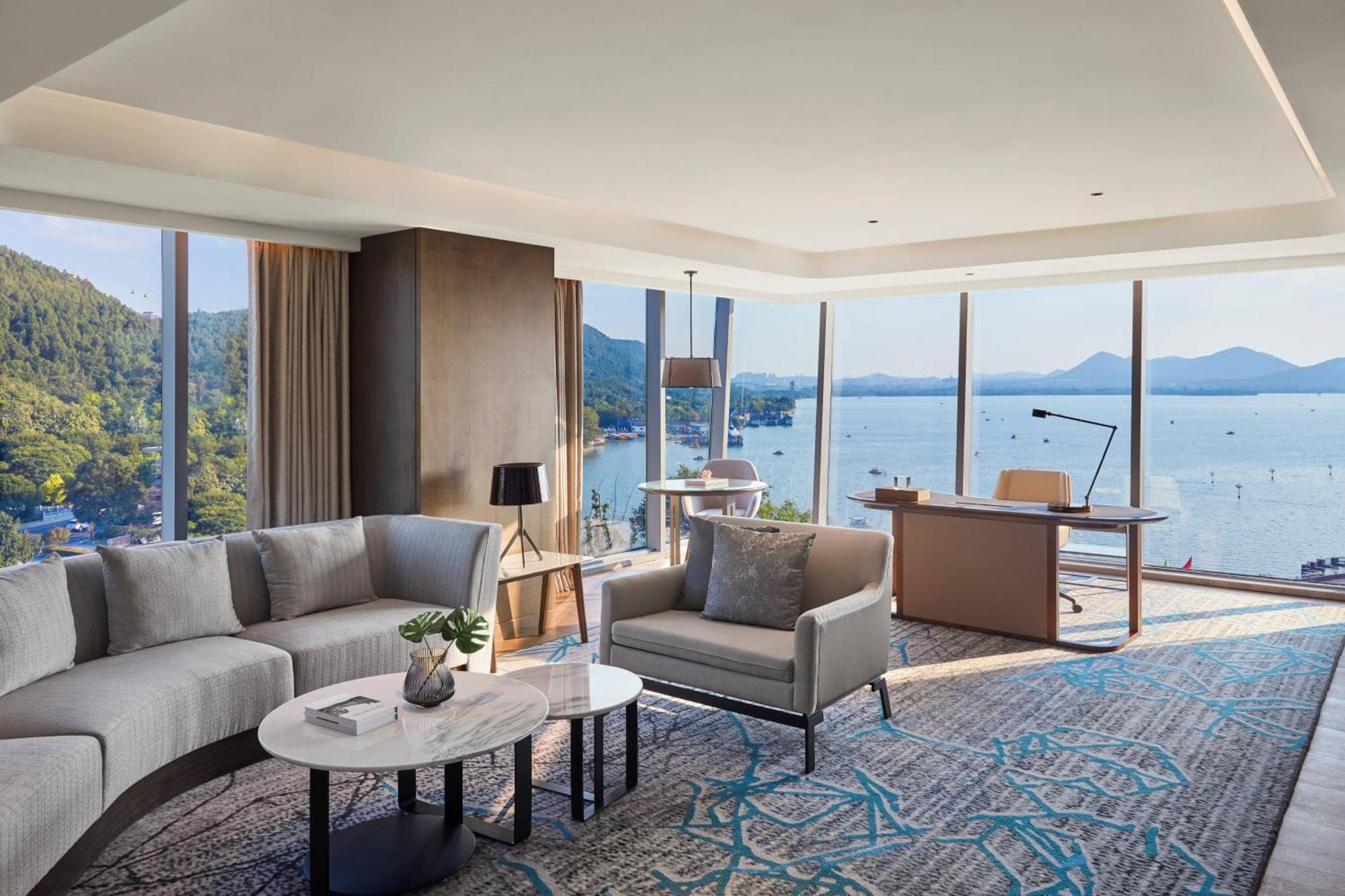 Xuzhou Marriott Hotel Lakeview Bagian luar foto