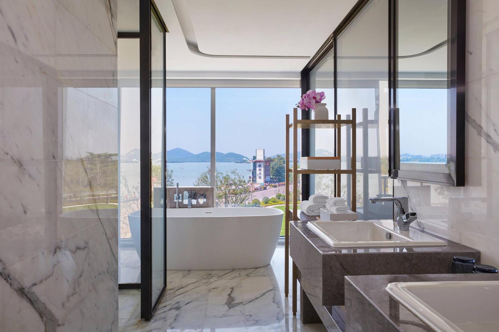 Xuzhou Marriott Hotel Lakeview Bagian luar foto