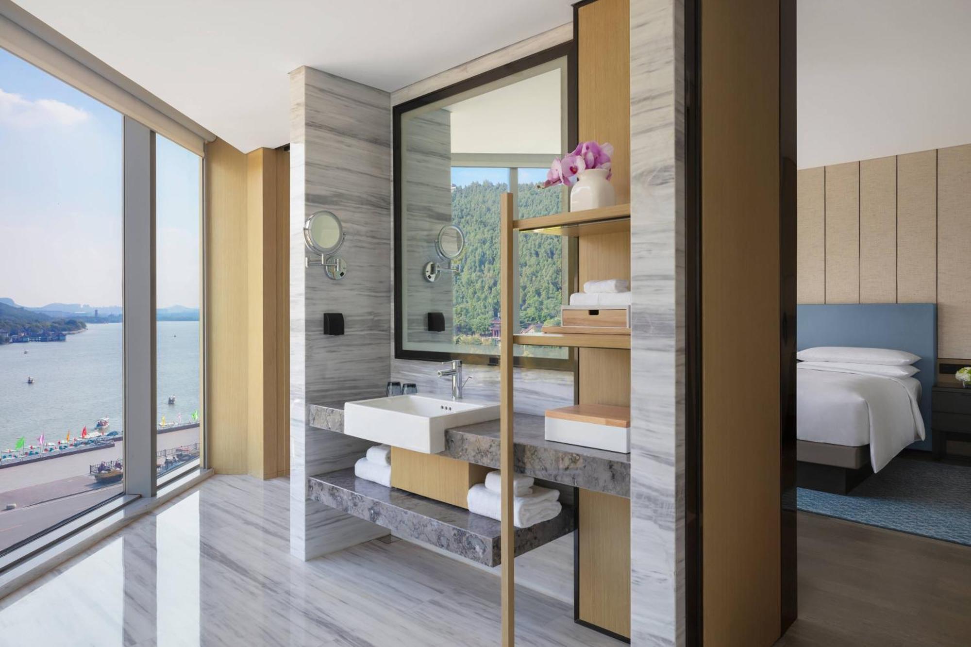 Xuzhou Marriott Hotel Lakeview Bagian luar foto